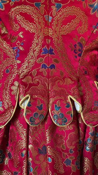 Traje de fallera y zapatos para niña