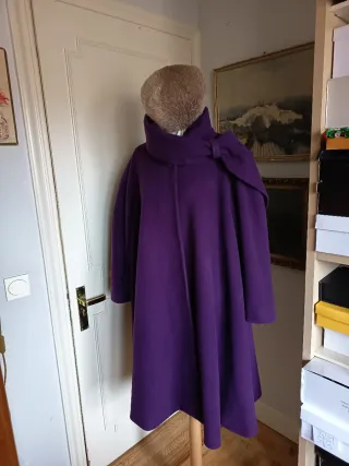 Abrigo Vintage  malva de Antonio Pozuelo.