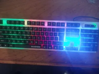 Teclado y ratón RGB