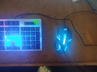 Teclado y ratón RGB