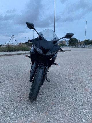 Yamaha YZF125R Negra 2022