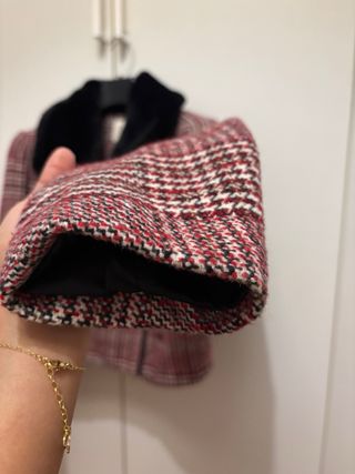 Giacca Gaudi a quadri rossa e nera