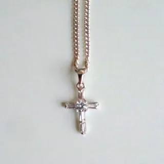 Collar Cruz Plata Ley