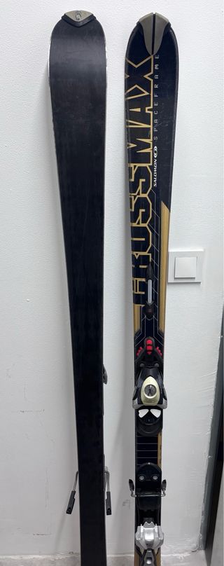 Esquís Salomon con fijaciones y funda de regalo