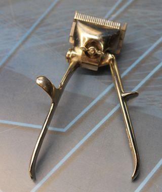 Antigua máquina de cortar el pelo Gurelan nº 0. Caja original.