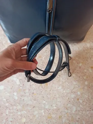 Bolso azul marino, hombro y bandolera