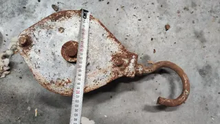 Poleas/ trocolas antiguas de hierro