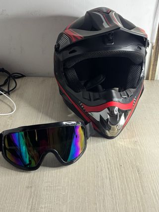 Casco Motocross Negro y Rojo Nuevo