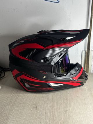 Casco Motocross Negro y Rojo Nuevo