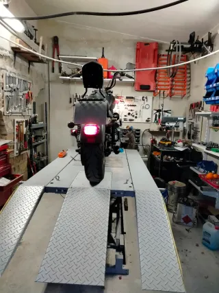 Elevador Motos 1000kg Electro neumático.