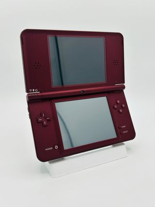 Nintendo DSi XL - Bordeaux