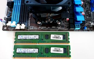 ASUS M4A785TD-V EVO + Athlon II X2 250 + 4 GB DDR3