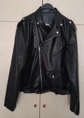 Chaqueta Rocker/Motera Estilo Cuero Negro
