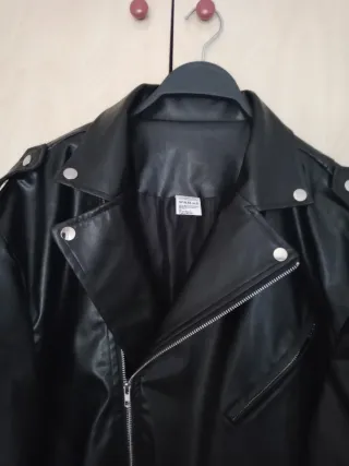 Chaqueta Rocker/Motera Estilo Cuero Negro