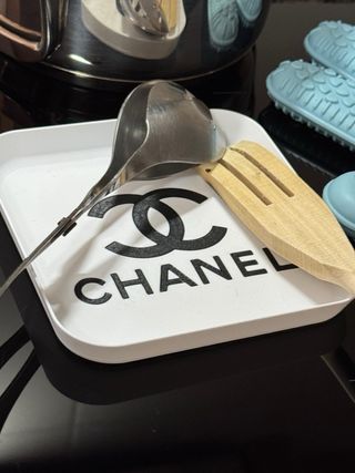 Prato Decorativo “Chanel”