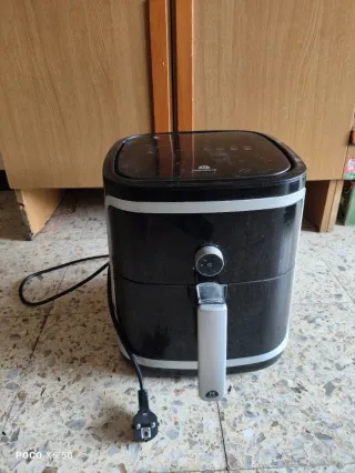 Freidora de aire Mandine negra