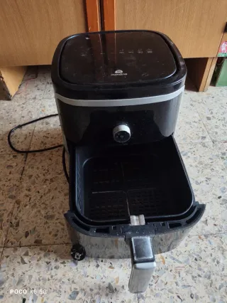 Freidora de aire Mandine negra