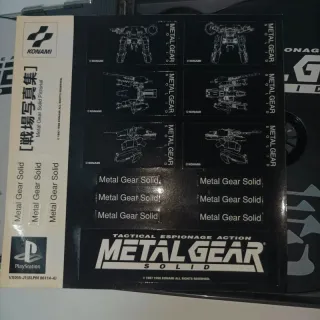 Metal Gear Solid PS1 JAP con pegatinas primera ed.
