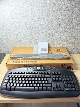 Teclado Logitech Internet Pro (Caja y Manuales)