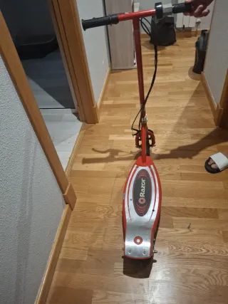 Patinete Razor Eléctrico Rojo