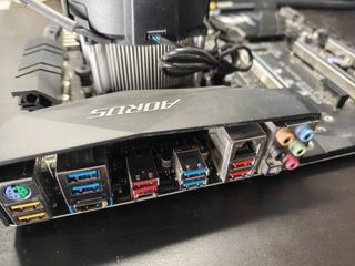 Placa Gigabyte AX370 Gaming K5 + Ryzen 7 1700