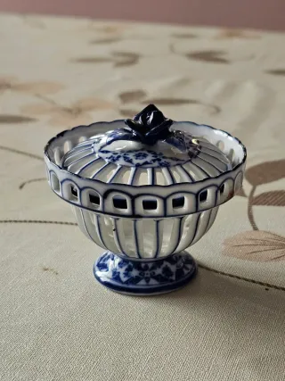 Elegante Pot-Pourri in Porcellana Traforata