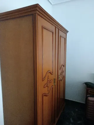 Armario vintage de madera