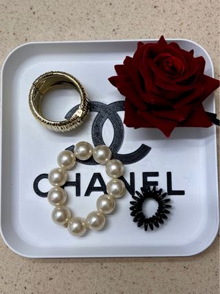 Prato Decorativo Chanel Preto e Branco