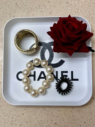 Prato Decorativo Chanel Preto e Branco