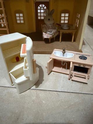 Casa Sylvanian Families con muñecos