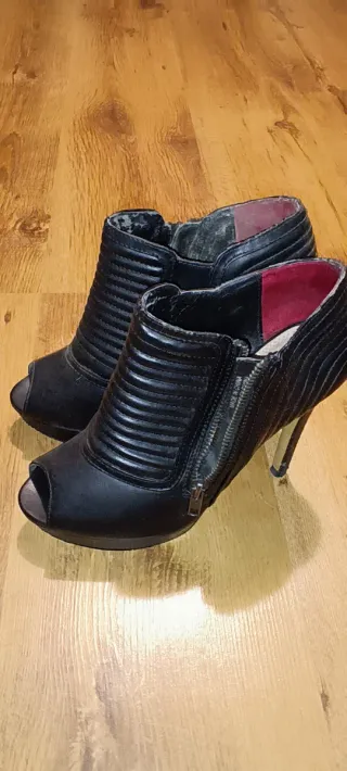 Botines tacón peep toe negros talla 39