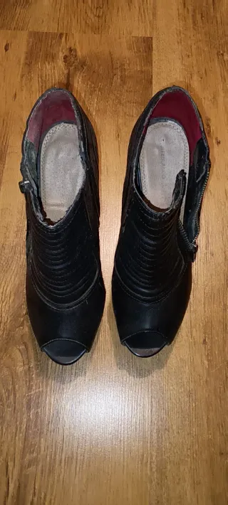 Botines tacón peep toe negros talla 39