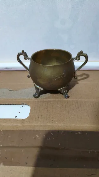 Zuccheriera in ottone con manici