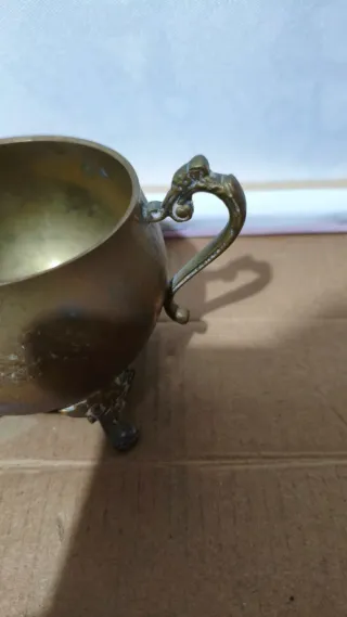 Zuccheriera in ottone con manici