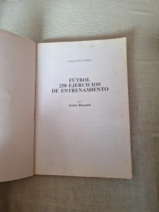 DOSCIENTOS 50 EJERCICIOS DE ENTRENAMIENTO (FÚTBOL)