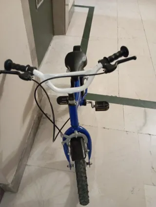 Bicicleta infantil azul 3-6 años