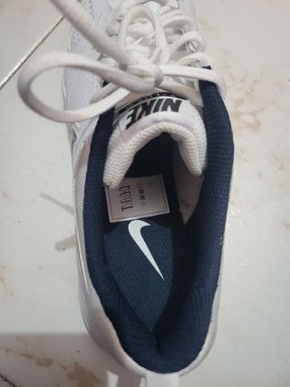 Nike T-Lite XI Talla 44 Blancas