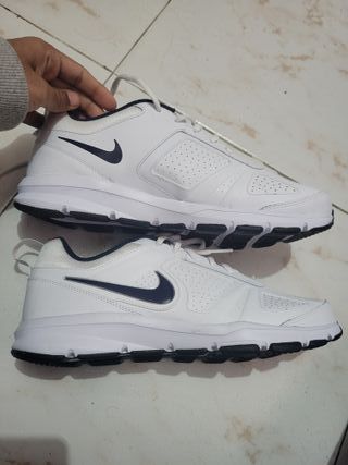 Nike T-Lite XI Talla 44 Blancas