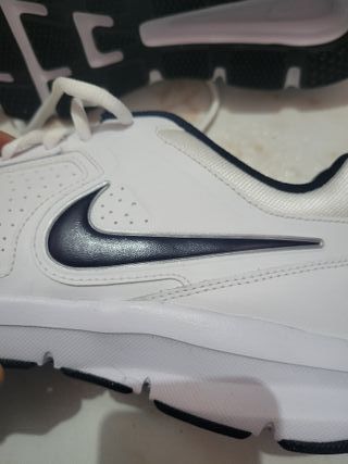 Nike T-Lite XI Talla 44 Blancas