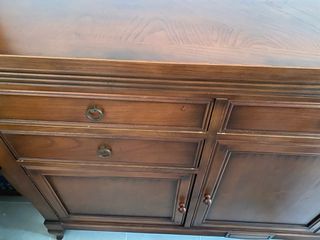 Cómoda de madera maciza