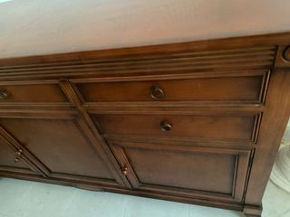 Cómoda de madera maciza
