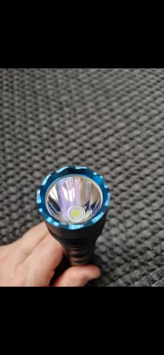 SIEMPRE EN VITRINA  Linterna Olight Seeker 4