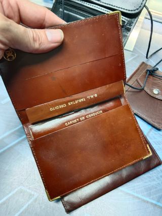 Lote de carteras y monederos y correas y bolsos de piel vintage