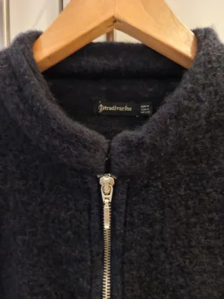 Parka azul oscuro invierno manga hombro