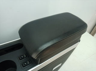 APOYABRAZOS CENTRAL MAZDA CX-7 ER L3K9