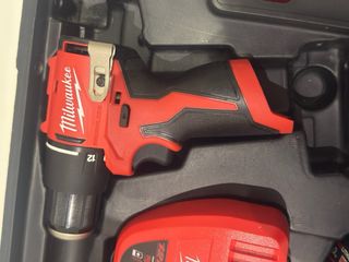 Maletín Milwaukee para taladro/destornillador