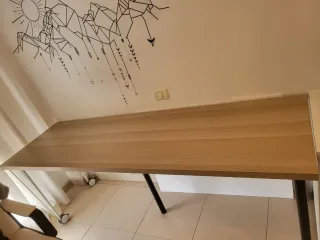 Mesa de estudio/trabajo de madera .