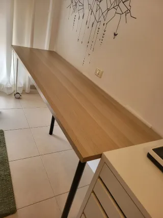 Mesa de estudio/trabajo de madera .