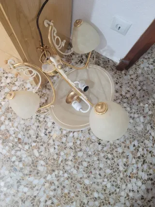 Lámpara araña clásica vintage dorada