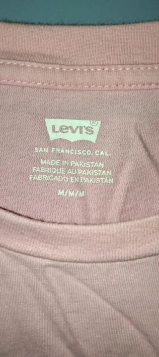 Camiseta Levi's rosa